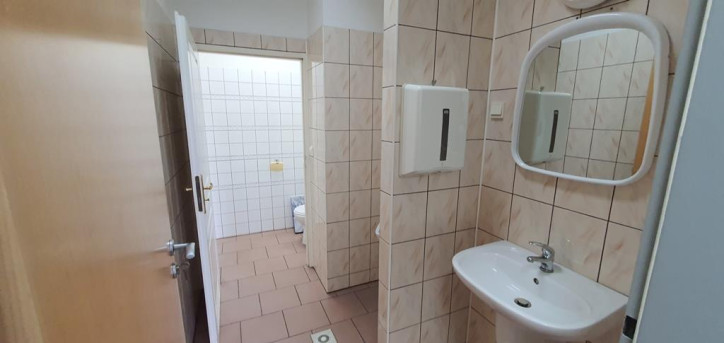 Lokal Wynajem  os. Słoneczne Andrzeja Struga 8